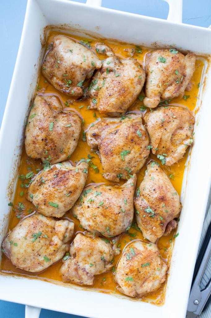 Куриные бедра в духовке с хрустящей корочкой: самый вкусный рецепт