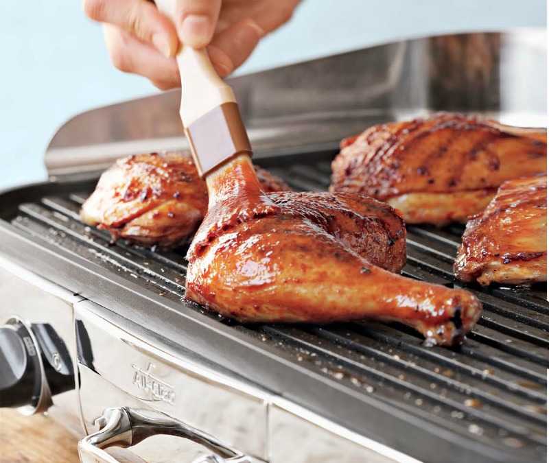 Курица гриль в духовке на вертеле – рецепт с фото, как ее целиком приготовить в домашних условиях