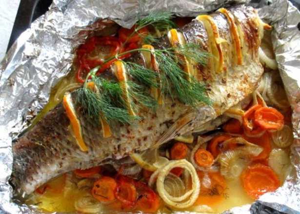 Рыба в духовке в фольге с овощами | рецепты с фото