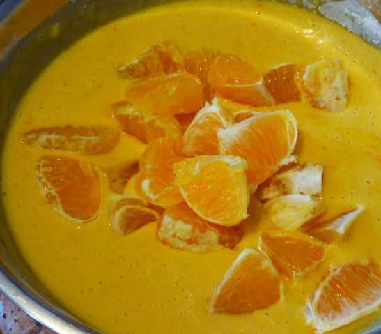 Шарлотка с апельсинами – рецепт пошагово
