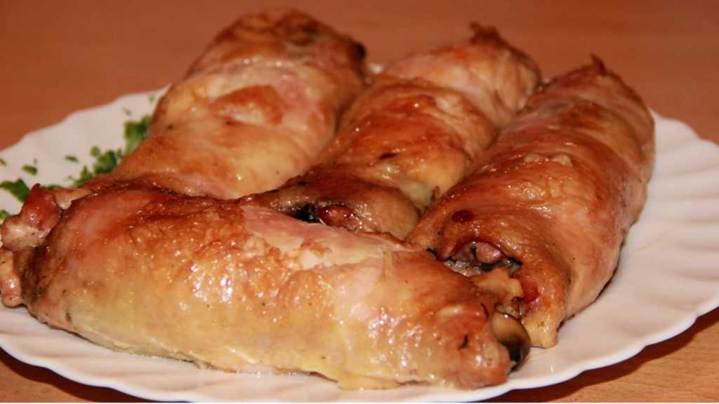 Куриные бедра, запеченные с картошкой в духовке – 6 самых вкусных рецептов с пошаговыми фото