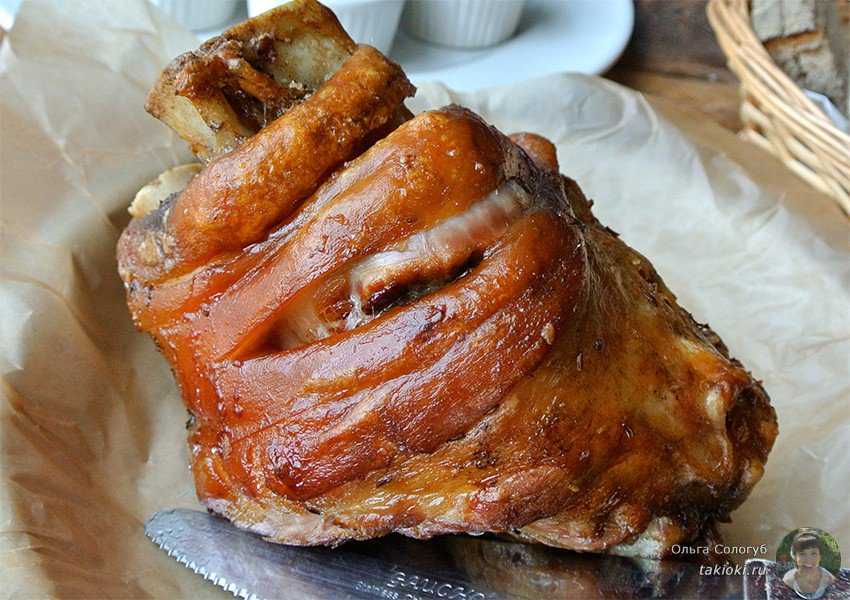Свиная рулька запеченная в духовке — 2 вкусных рецепта