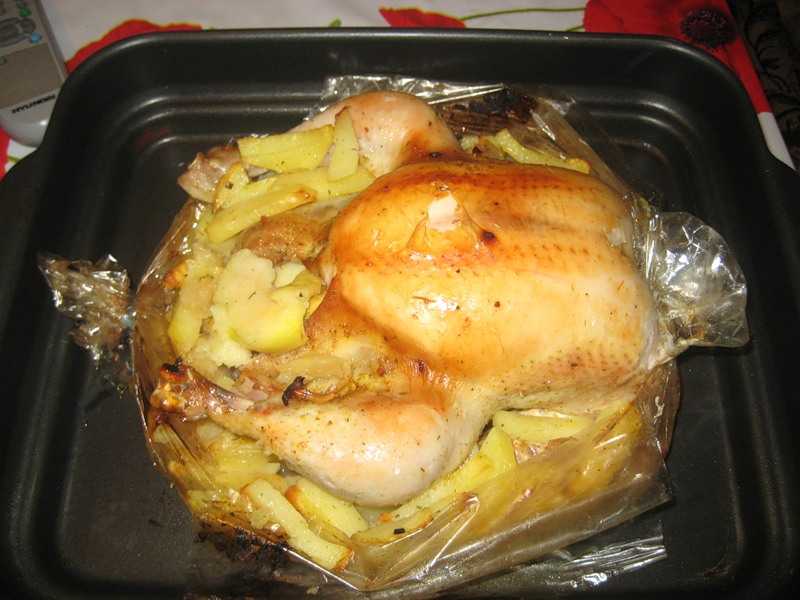 Курица в духовке целиком в рукаве с корочкой рецепт с фото пошагово - 1000.menu