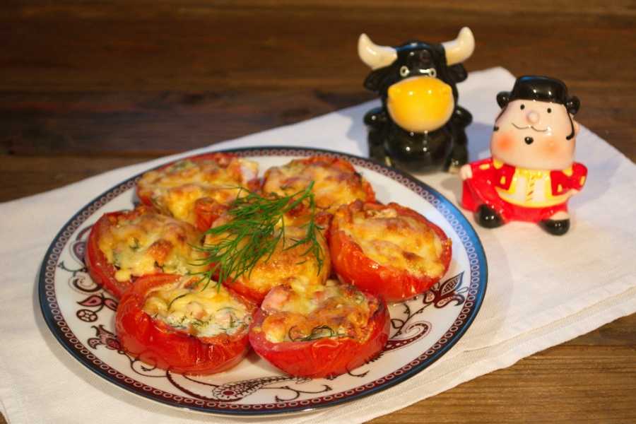 Запеченные помидоры с копченым сыром и зеленью в духовке рецепт с фото пошагово - 1000.menu