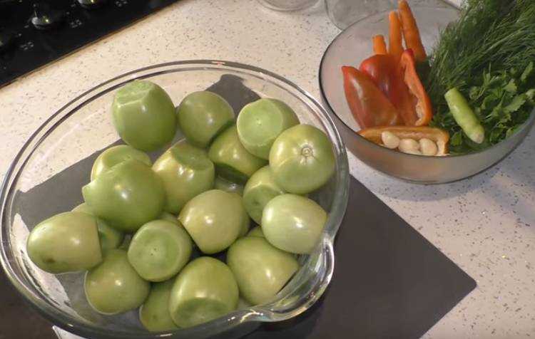 Зеленые помидоры, фаршированные на зиму - рецепты заготовок