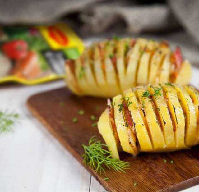 Картошка гармошка в духовке - 9 рецептов вкусного запекания
