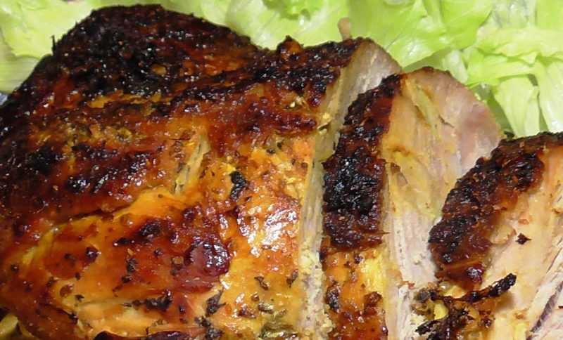 Свинина, запеченная в духовке: 20 быстрых и вкусных рецептов