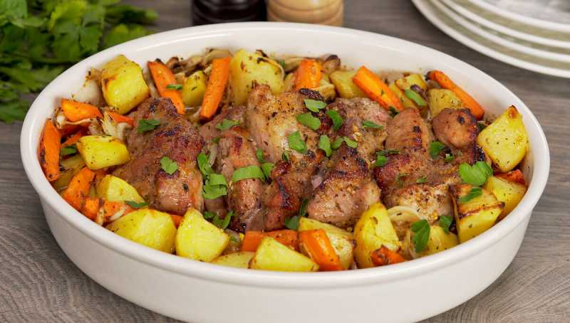 Свинина запеченная с овощами - 134 рецепта: мясные блюда | foodini