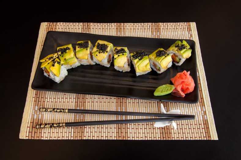 Горячие роллы суши: 6 домашних вкусных рецептов
