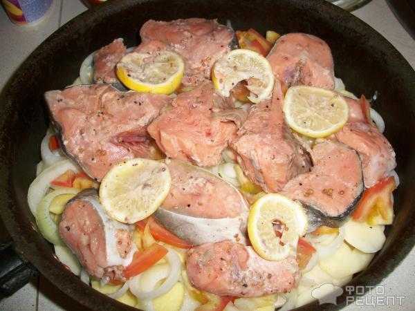 Кета с картошкой в фольге и в духовке: как приготовить сочные мягкие стейки с картофелем; рыба, запечённая с томатами и сыром; как вкусно запечь филе