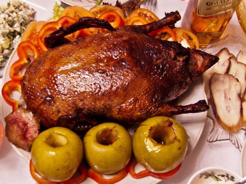 Горячие блюда на праздничный стол - 20 вкусных и недорогих рецептов
