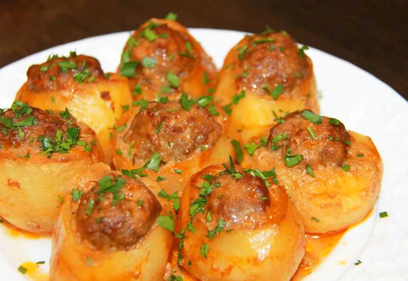 Картошка, фаршированная грибами и мясным фаршем в духовке, рецепт с фото