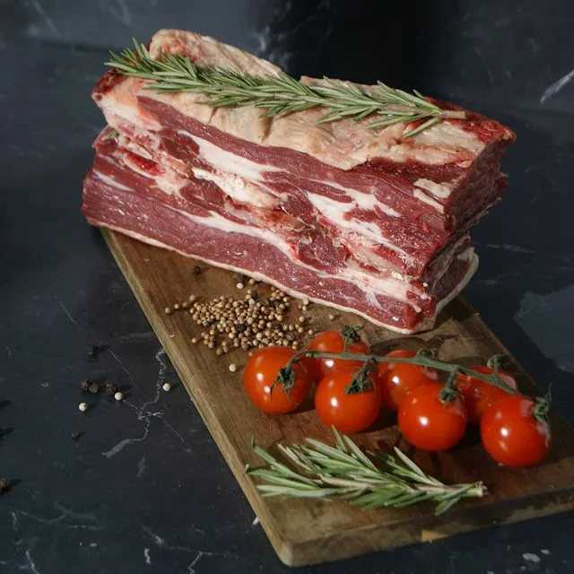 Простые и вкусные рецепты свиной грудинки запеченной в духовке
