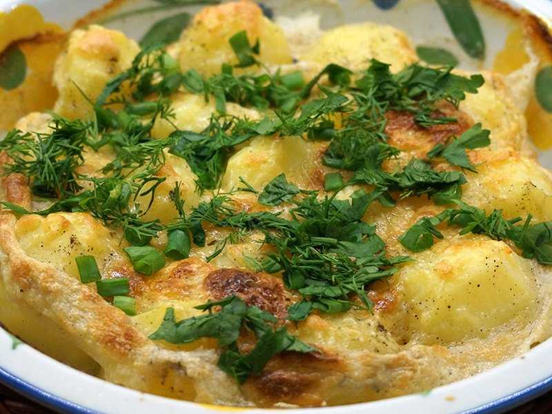 Жареная картошка с яйцом на сковороде. рецепт с фото