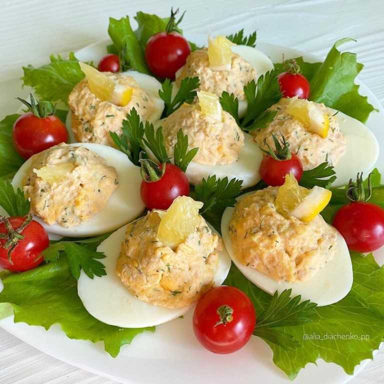 Вкусные фаршированные яйца: интересные варианты начинок
