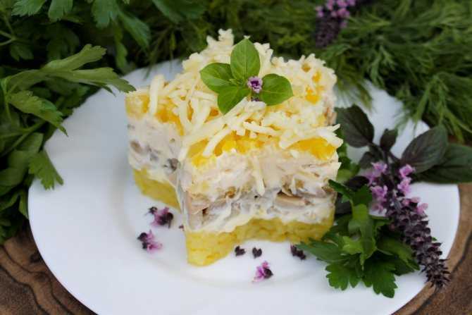 Картошка в духовке с мясом и сыром: 5 вкусных рецептов