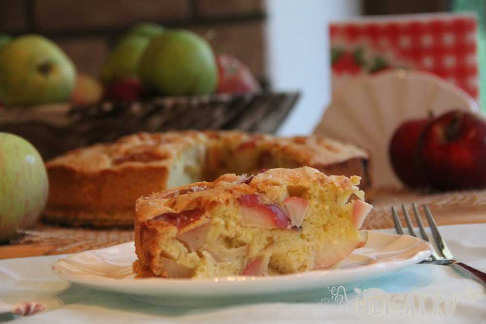 "шарлотка" с творогом и яблоками - 6 рецептов пышного пирога