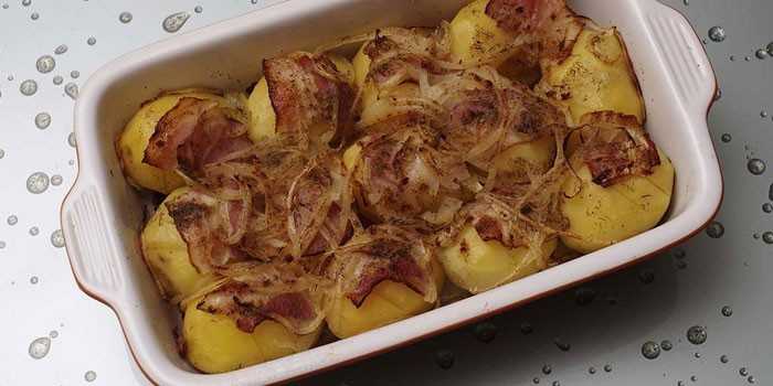 Картошка в духовке с сыром запеченная