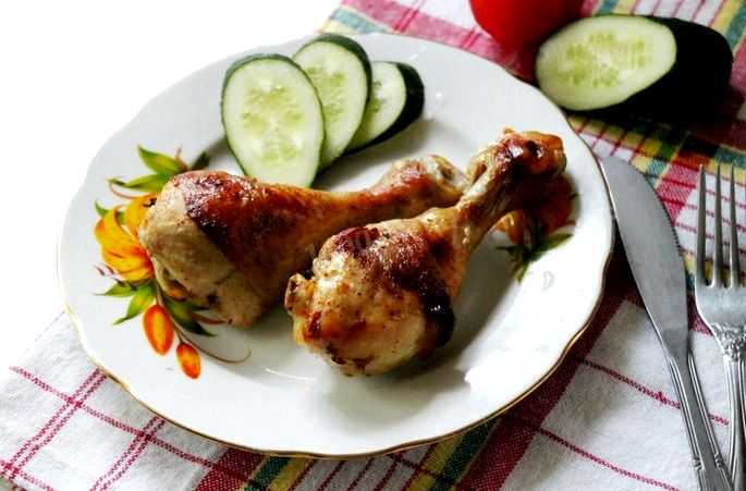 Курица в духовке целиком — рецепты запекания с хрустящей корочкой