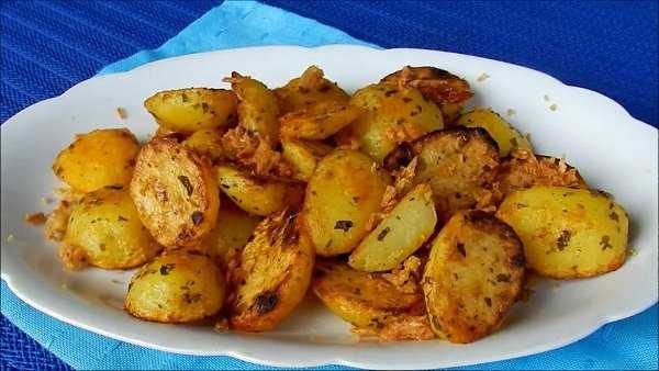 Картофель запеченный в духовке – 12 самых вкусных рецептов картошки