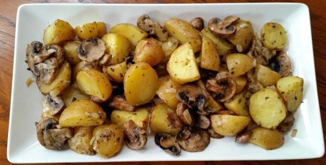 Как приготовить грибы с картошкой в духовке со сметаной: поиск по ингредиентам, советы, отзывы, пошаговые фото, подсчет калорий, удобная печать, изменение порций, похожие рецепты