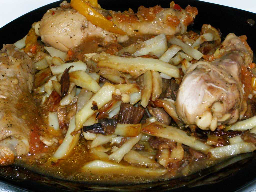 Курица фаршированная грибами в духовке рецепт с фото 🍎