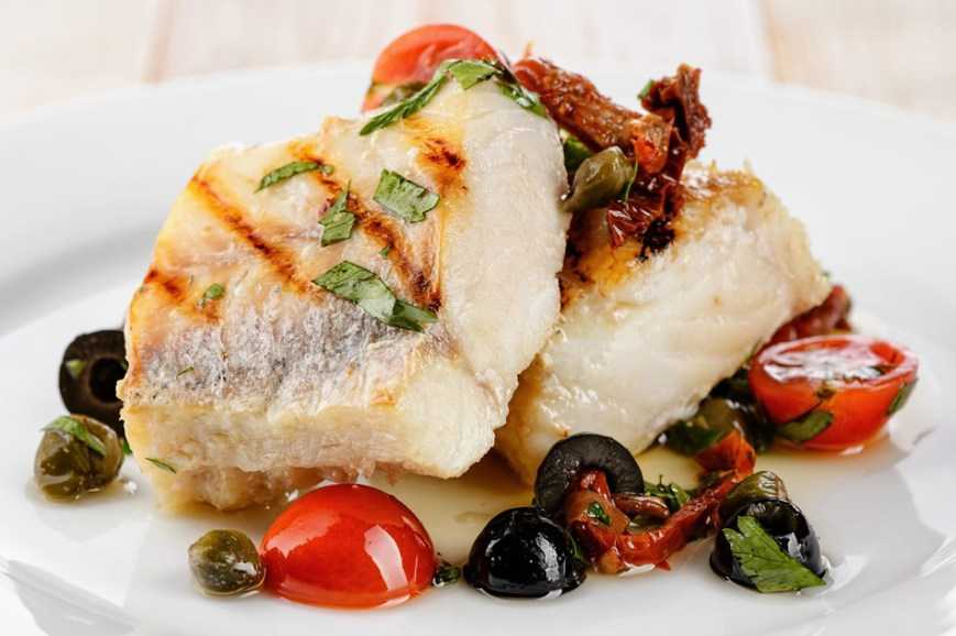 Филе трески на сковороде — рецепты жареной и тушеной рыбы