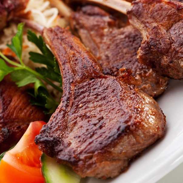 Как готовить шашлык из свинины на косточке  — полезные советы и рецепты