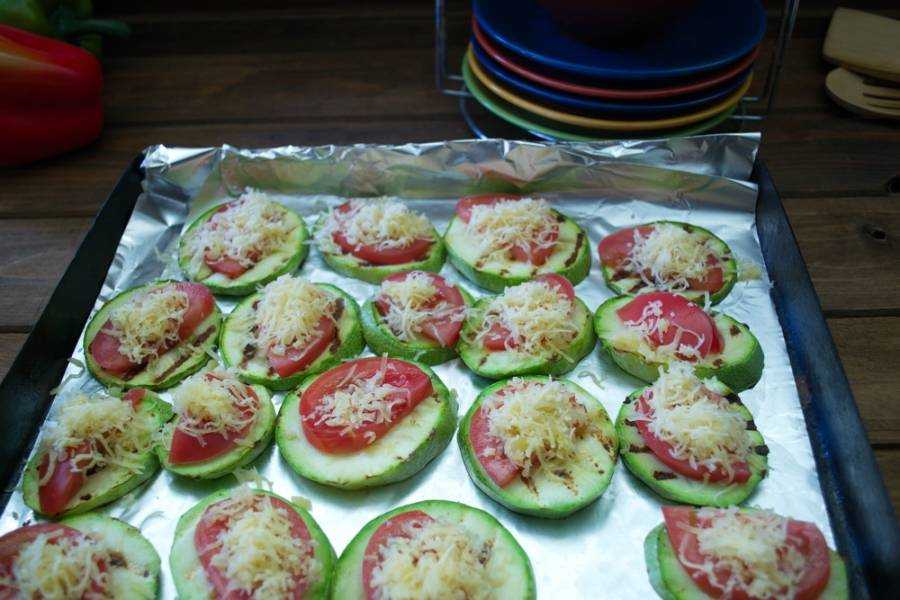 Кабачки запеченные в духовке с сыром и помидорами-5 подробных рецептов приготовления