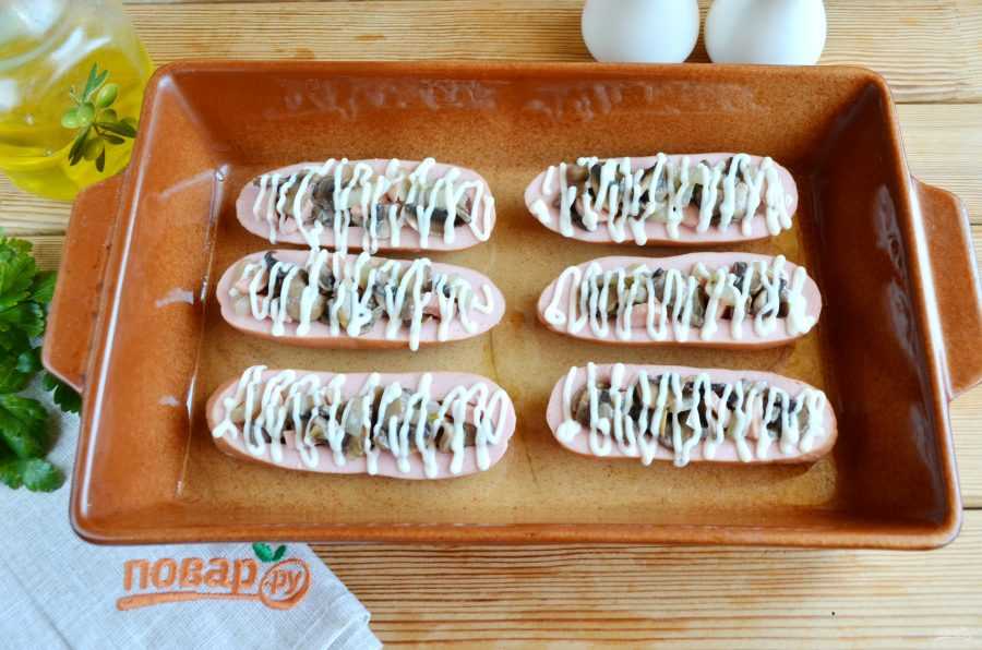 Сардельки, фаршированные сыром и грибами - пошаговый рецепт приготовления с фото