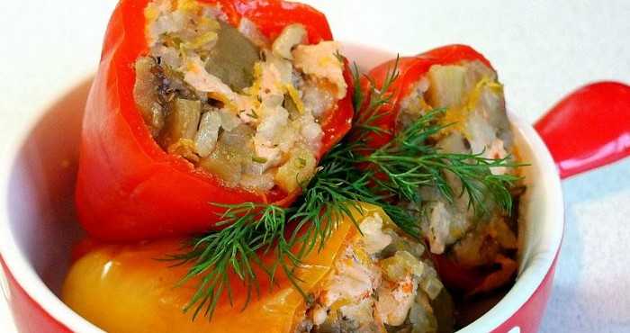 Фаршированные перцы в томатном соусе в кастрюле - 11 пошаговых фото в рецепте