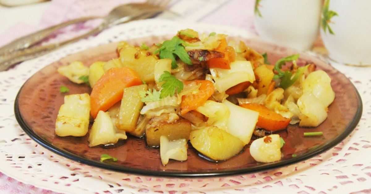 Картошка с мясом и грибами в горшочках в духовке рецепт с фото пошагово и видео - 1000.menu