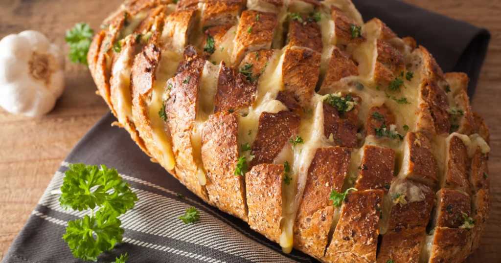 Бутерброды с сыром в духовке - готовятся быстро и подойдут для праздничной или повседневной трапезы: рецепт с фото и видео