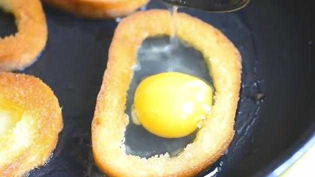 Гренки из белого хлеба с яйцом и молоком рецепт с фото пошагово и видео - 1000.menu
