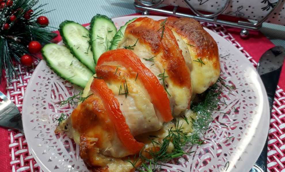 Баклажаны с куриным филе и помидорами в духовке
