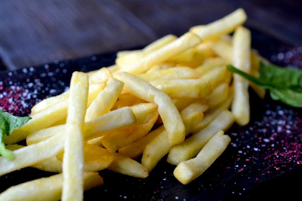 Картошка фри в духовке в домашних условиях: 5 самых вкусных рецептов картофеля