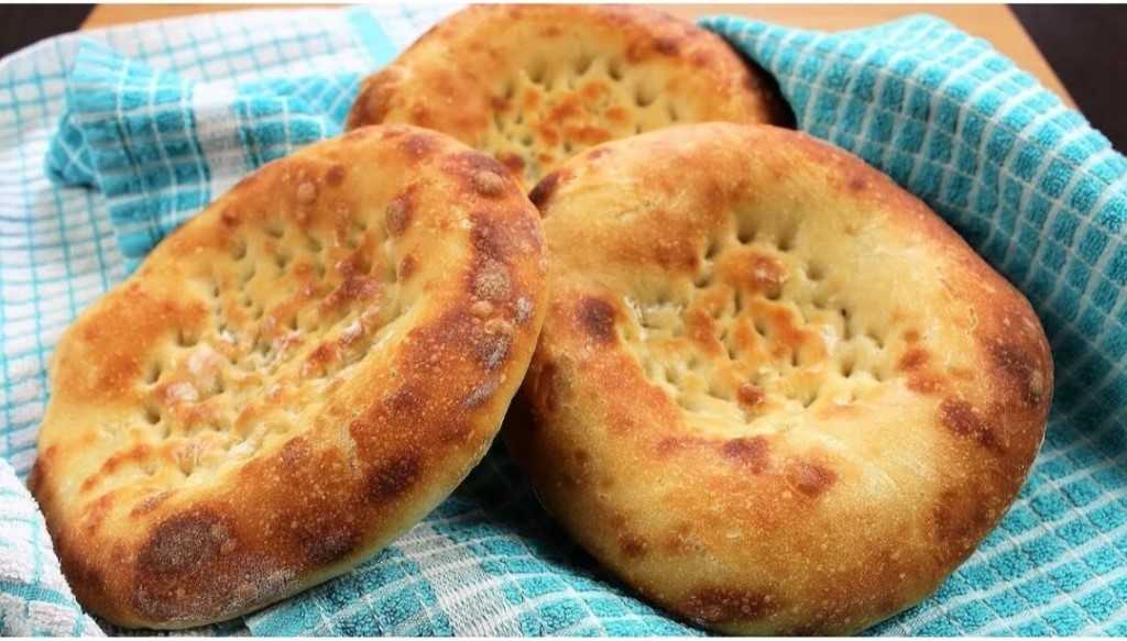 Лепешки в духовке: рецепт классической узбекской выпечки и его варианты
