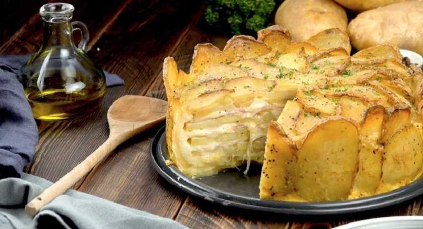 Картошка, запечённая с ветчиной и сыром