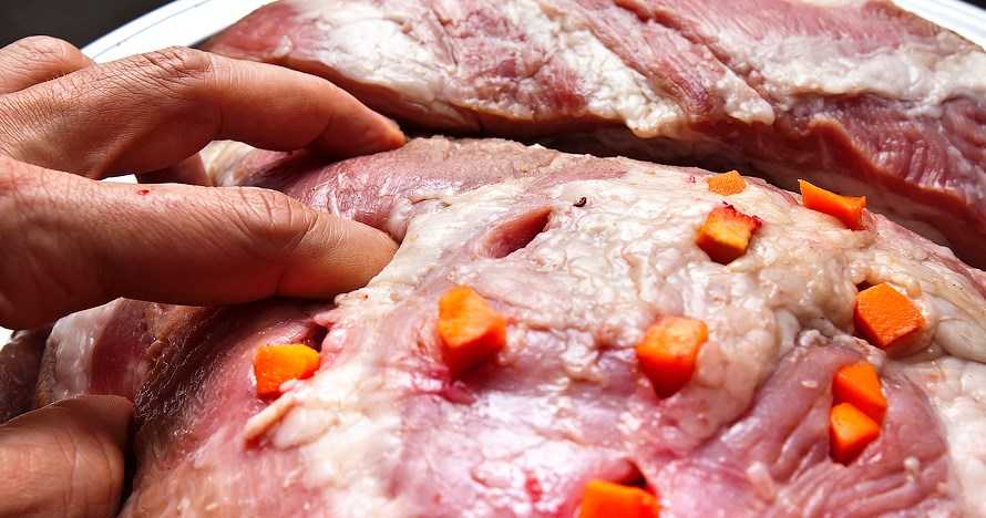 Свиной окорок в духовке: 15 простых и вкусных рецептов
