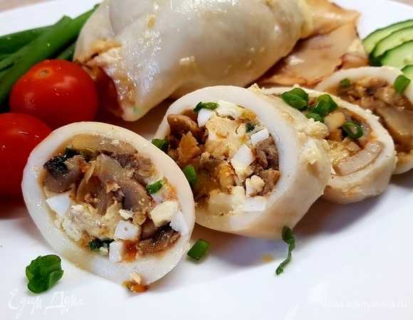 Кальмары фаршированные грибами и сыром в духовке - рецепт с фото пошагово
