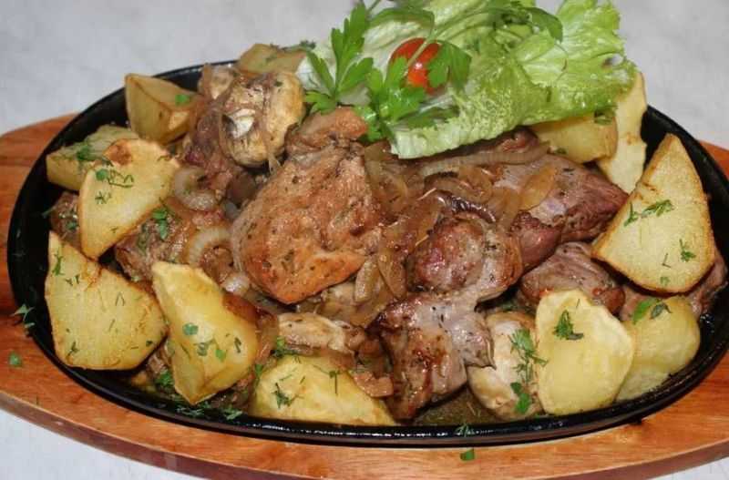 Картошка слоями с мясом в духовке запеченная