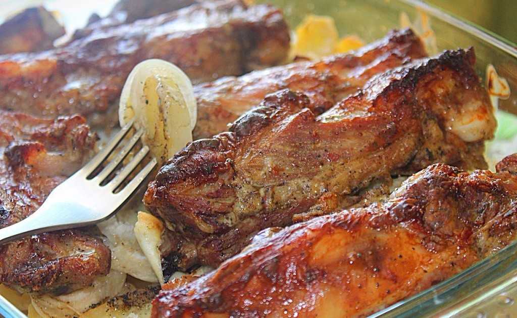 Свиные ребра с картошкой в духовке — пошаговый рецепт с фото