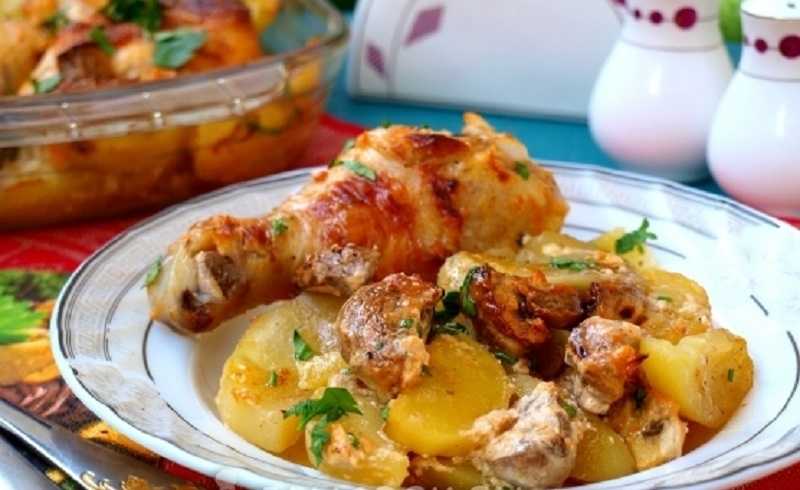 Курица фаршированная (без костей) грибами и сыром в духовке - рецепт с фото пошаговый