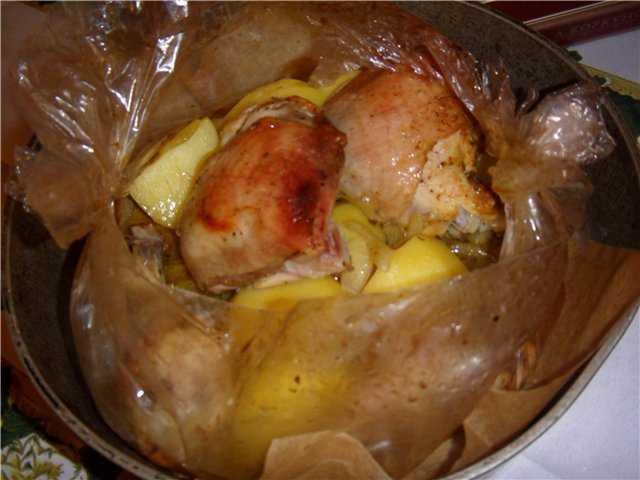 Курица с картошкой в рукаве - самые вкусные рецепты в духовке