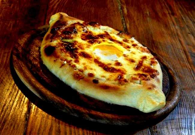 Сырные лепешки на кефире на сковороде - пошаговые рецепты теста и начинки с фото