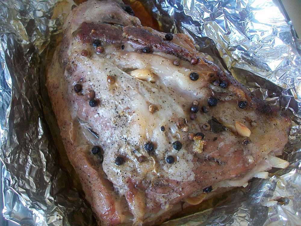 Запеченная свиная грудинка в духовке — 16 домашних вкусных рецептов