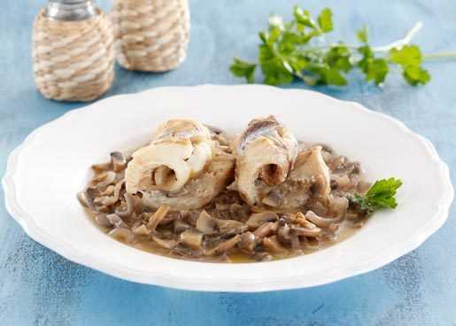 Рыбное филе, фаршированное рисом и грибами - кулинарный рецепт с пошаговыми инструкциями | foodini