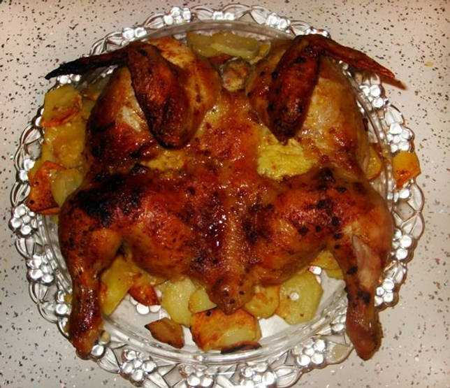 Как правильно готовить курицу целиком в мультиварке? рецепты с подробными объяснениями и фото.