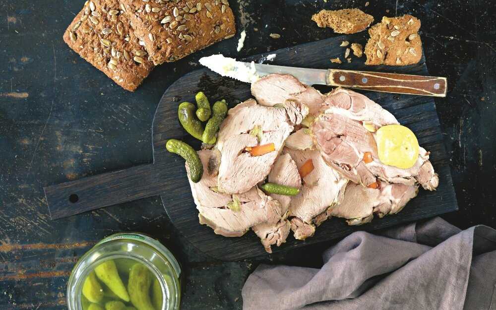 Буженина из свинины в фольге в духовке - 7 рецептов в домашних условиях с фото пошагово