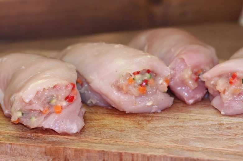 Фаршированная куриная грудка — 8 рецептов приготовления в духовке, мультиварке, на сковороде